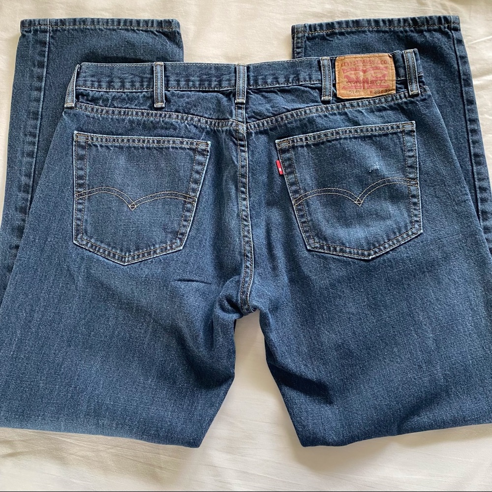 Levi’s Classic Straight Leg Relaxed Fit Size 38/32